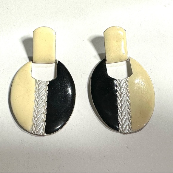Vintage Open Door Knocker Earrings Retro Lt Wt Yellow White & Black Articulated - Picture 1 of 6